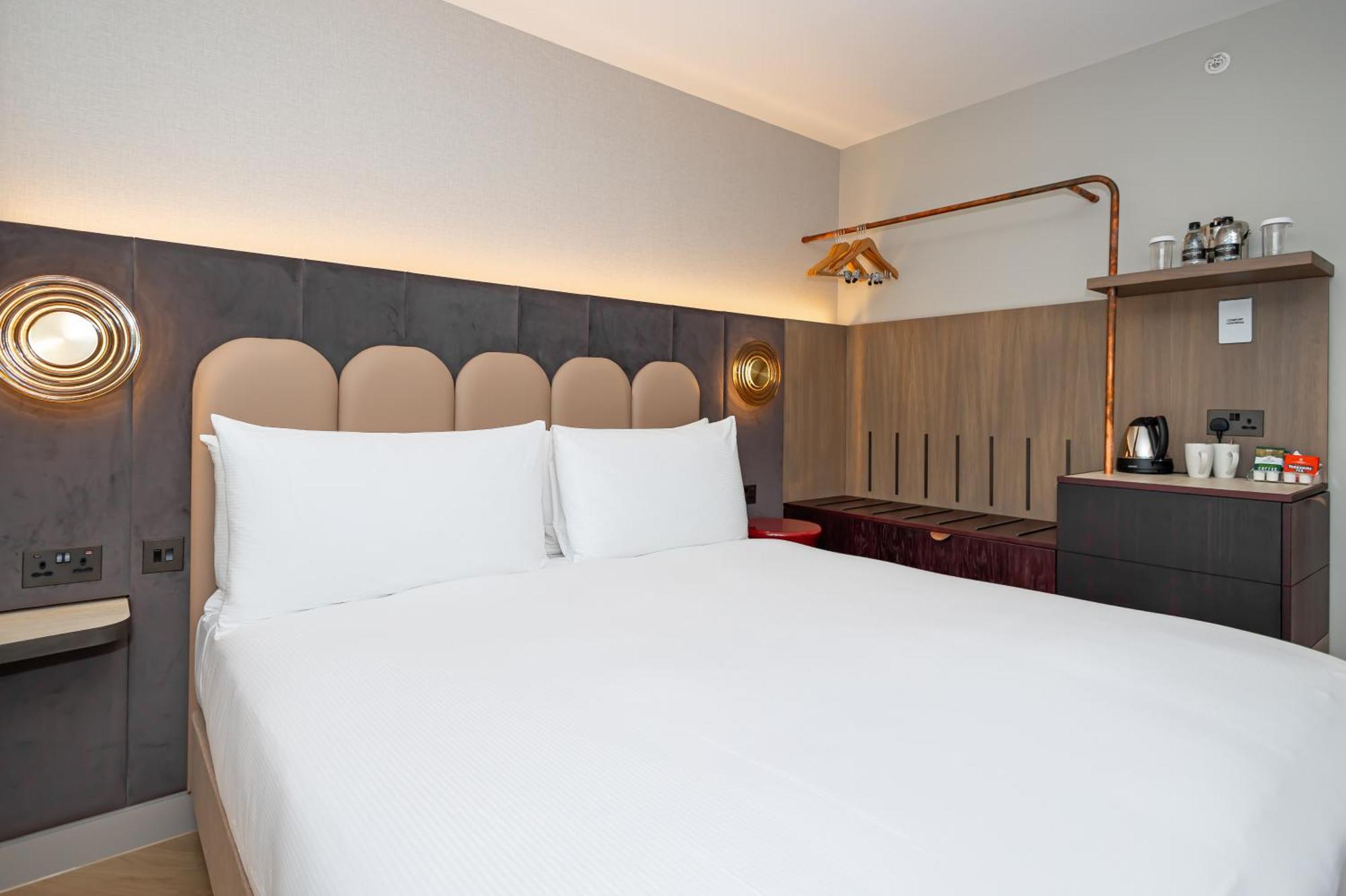 Doubletree By Hilton Hotel London - Tower Of London Exterior photo